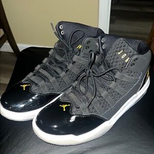 Jordan Max Aura “black gold” Black and Yellow High-Top Sneakers